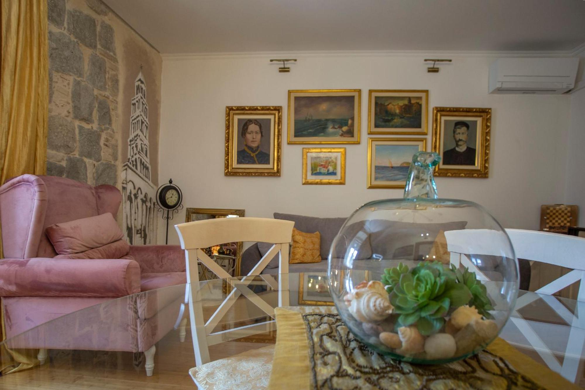 Split Theatre Apartments Extérieur photo