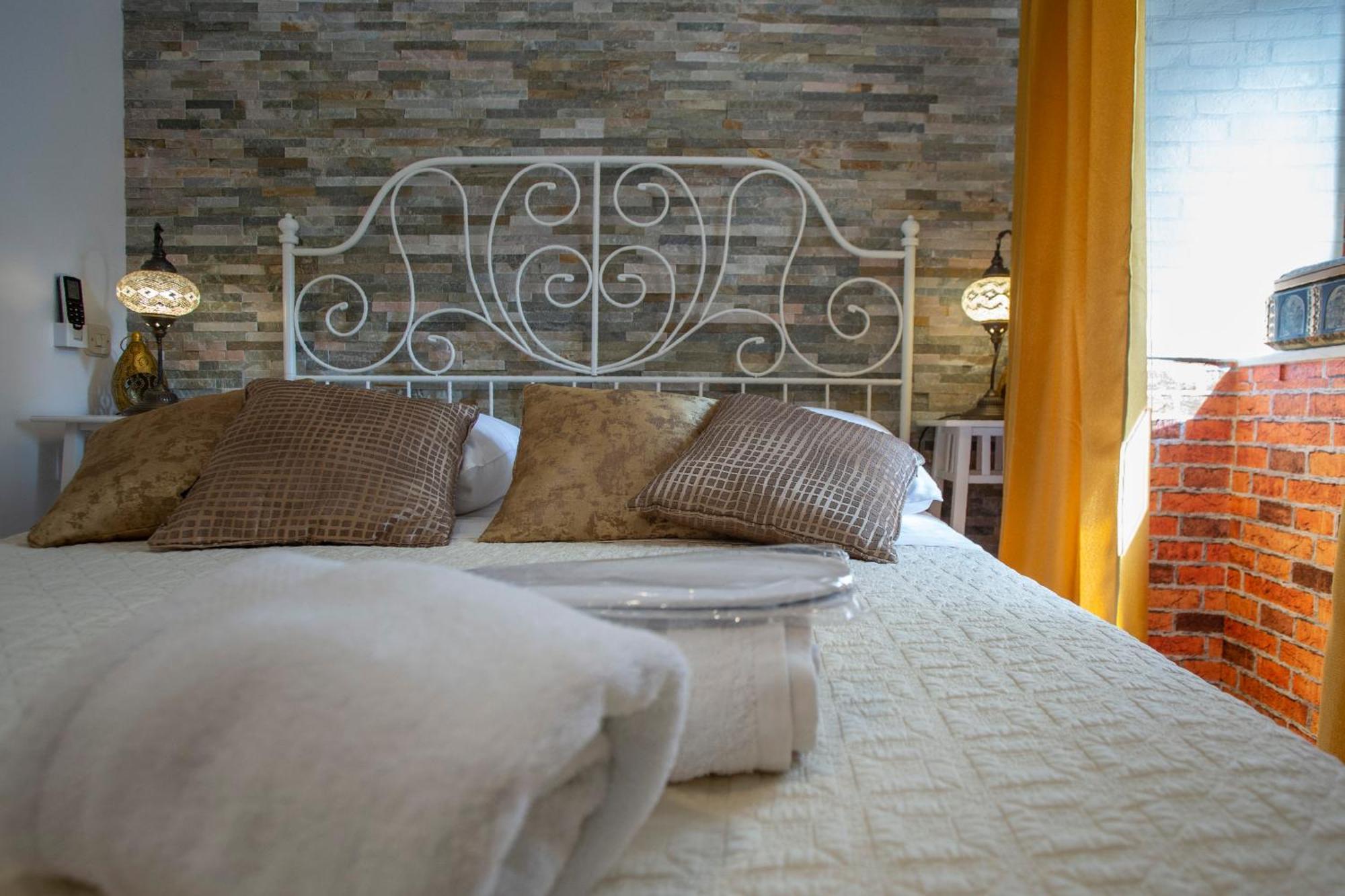Split Theatre Apartments Extérieur photo