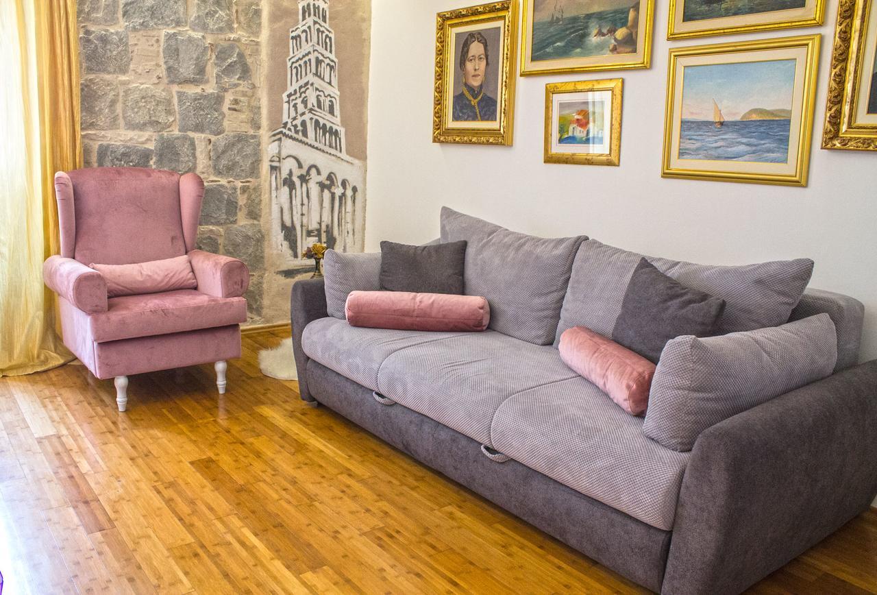 Split Theatre Apartments Extérieur photo