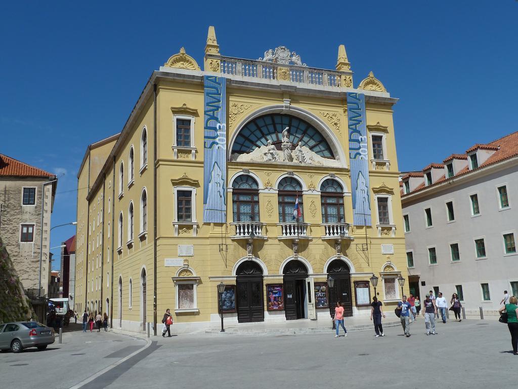 Split Theatre Apartments Extérieur photo